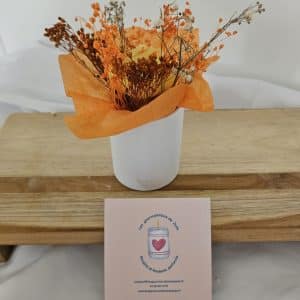 Apportez une touche fraîche et ensoleillée à votre intérieur avec ce bouquet de fondants parfumés monoï clémentine.
