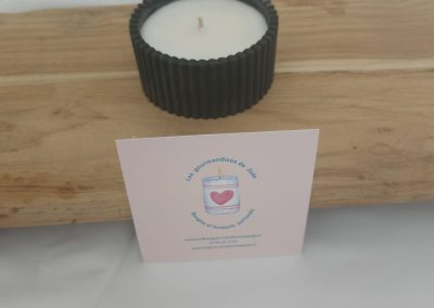 Offrez à votre intérieur une ambiance chaleureuse et dépaysante avec cette bougie parfumée Voyage à Marrakech 80 g.