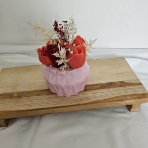 Apportez une touche sucrée et chaleureuse à votre intérieur avec ce bouquet de fondants parfumés pomme d’amour. Ses notes gourmandes et réconfortantes diffusent un parfum délicat tout en apportant une jolie décoration parfumée artisanale. Idéal comme objet parfumé décoratif ou idée cadeau originale. 🍎🕯️ Parfum : pomme d’amour Senteur : gourmande